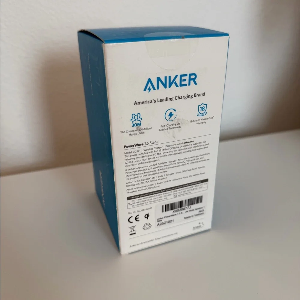 Anker White PowerWave 7.5 Charging Dock